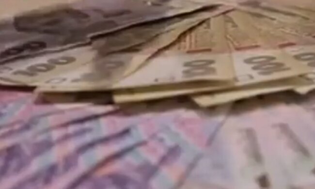 Украинцам выделят помощь: кому и сколько. Фото: скриншот YouTube