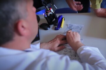 Медики. Фото: YouTube, скрін