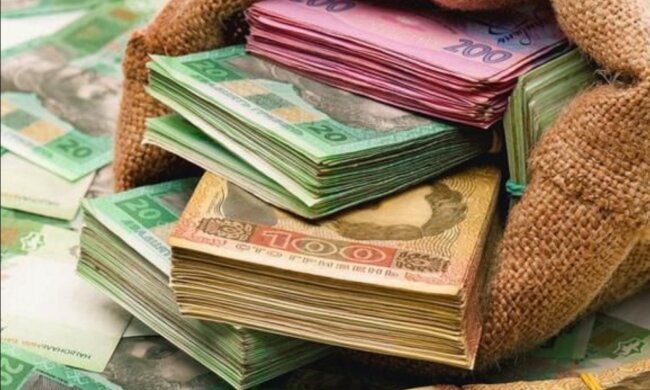 Наличные, украинцы, банк. Фото: Telegram