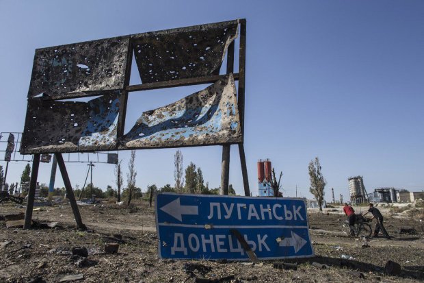 Град бил безбожно и беспощадно: в Луганске уже молят о пощаде. Первые фото трагедии