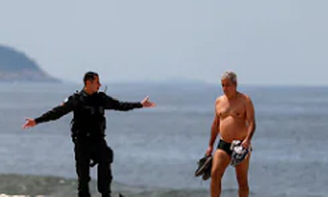 Патруль на пляже. Фото: скриншот YouTube