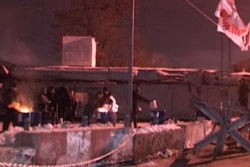 В Харькове конфликтовали коммунальщики и предприниматели с рынка "Барабашово". Фото: YouTube