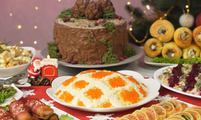 Новогодний стол.  Фото: скриншот YouTube-видео