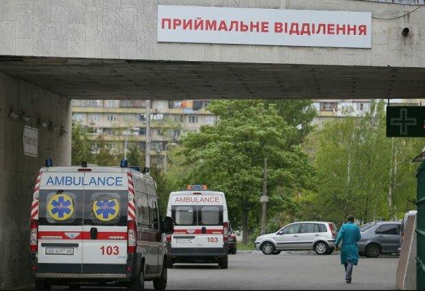 Киев колотит, не спасли даже выходные: "скорые" не утихают