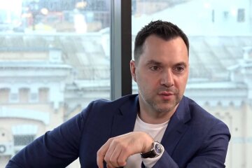 Заменили смыслы эмоциями: Арестович рассказал о главной проблеме украинцев