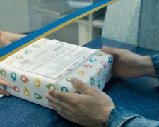 Посылки от Укрпочты начнут выдавать даже в аптеках и на АЗС. Фото: Telegram