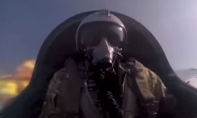 Пілот. Фото: скріншот YouTube-відео