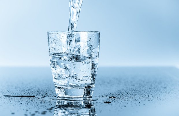 Аномальная жара: сколько нужно пить воды и как это делать без вреда для здоровья