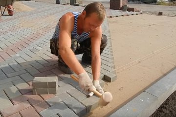 В Кабмине готовят рабочие места. Фото: youtube