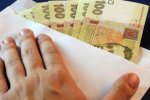 Масштабы поражают: стало известно, сколько денег украинцы оставили "в тени"