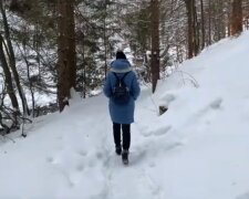 Прогулянка взимку. Фото: скріншот YouTube-відео