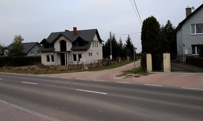 Дома. Фото: скриншот YouTube-видео