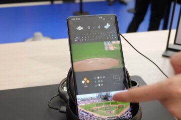 Зеленский рассмотрит петицию о запрете в Украине 5G. Фото: скрин youtube