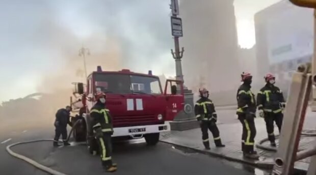 В центре Киева возник пожар. Фото: youtube