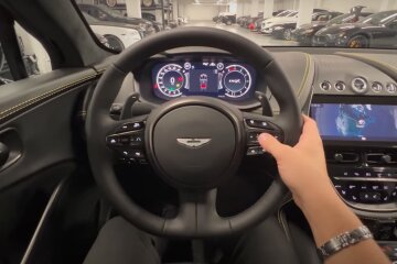 Автомобіль. Фото: YouTube, скрін