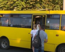 Автобус у Києві. Фото: скріншот YouTube-відео