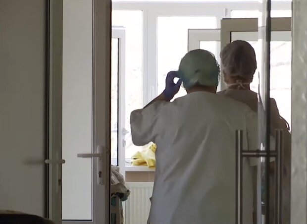 Медицинские работники. Фото: скриншот с Youtube