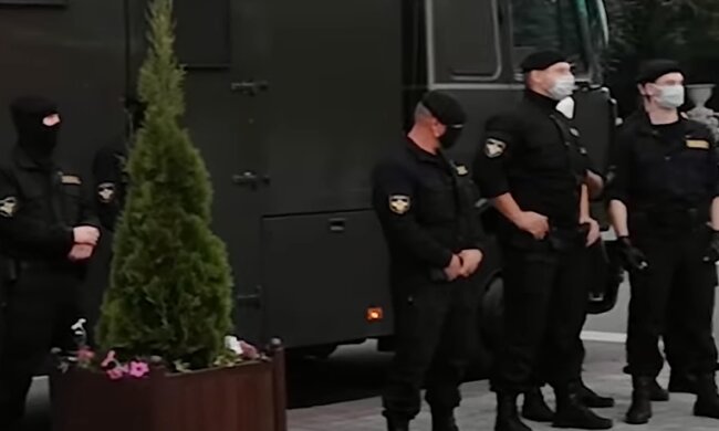 ОМОН в Беларуси. Фото: скриншот YouTube