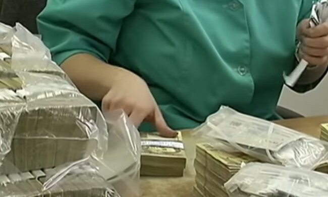 Печать денег НБУ. Фото: скриншот Youtube