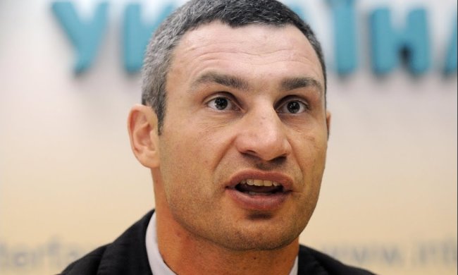 Кличко опять насмешил людей: с 20-го раза выговорил название института