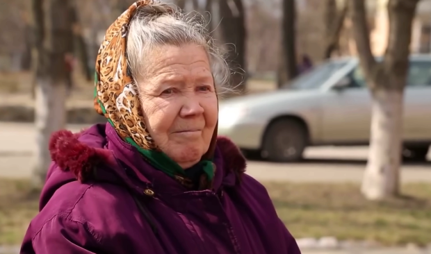 Пенсіонери можуть отримати по 10 000 гривень. Фото: YouTube