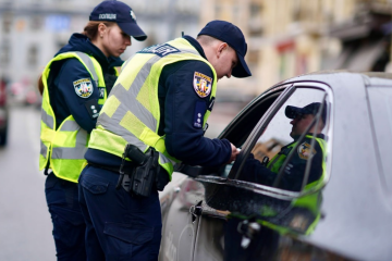 Полиция будет изымать права после того, как их лишит ТЦК - закон уже в Раде. Фото: Telegram