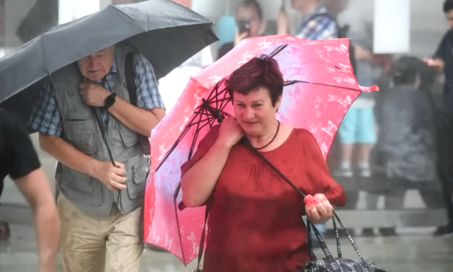 В Укргидрометцентре предупредили о погоде на понедельник, 18 августа. Фото: YouTube