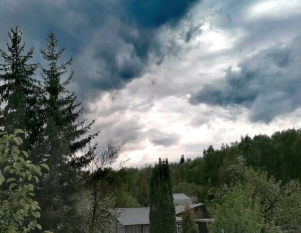Небо перед дощем. Фото: скріншот Instagram