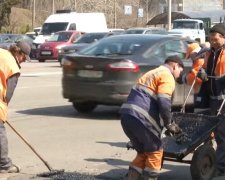 В Херсонской области дорожные работы возмутили водителей. Фото: YouTube