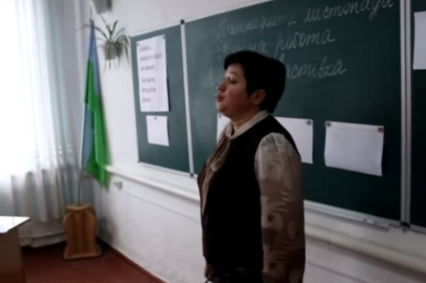 Вчитель. Фото: скріншот YouTube-відео