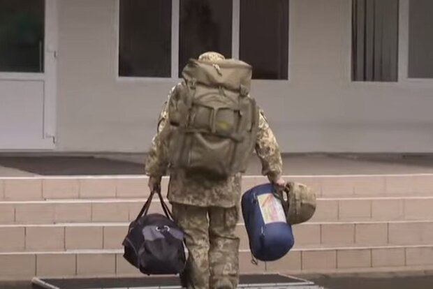 Украинский военный. Фото: скриншот YouTube-видео