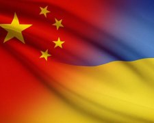 Флаги Украины и Китая