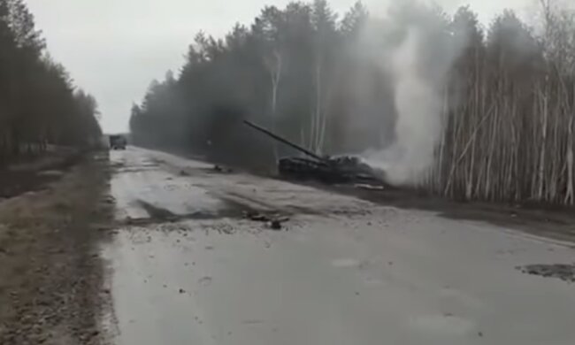 Горит танк рф. Фото: скриншот YouTube-видео