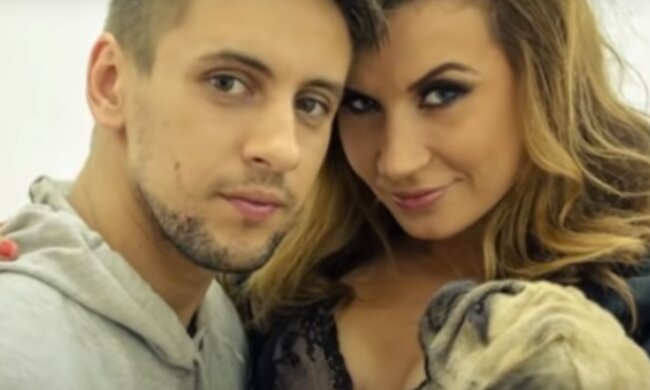 Ірина та Дмитро Монатік. Фото: скріншот YouTube-відео