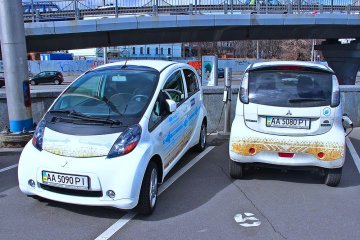 Электромобили в Украине. Фото: Автоцентр
