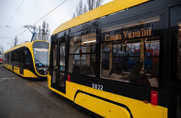 «Прощавайте, “папірці”: з січня українцям переписали правила проїзду — квиток тепер один на весь транспорт»