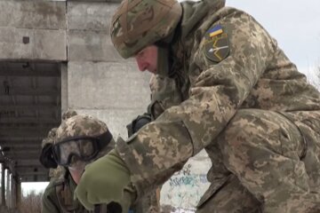Военнослужащие.  Фото: скриншот YouTube-видео