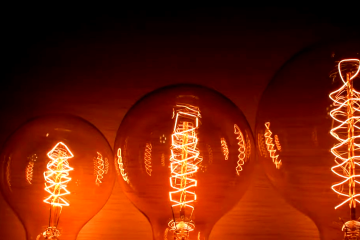 В "Укрэнерго" уточнили графики отключений электричества. Фото: YouTube