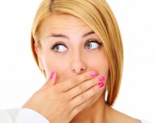 Неприятный запах изо рта: от каких продуктов это бывает