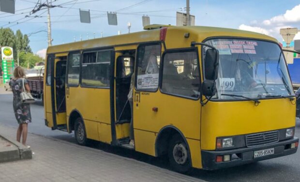 В киевских маршрутках уже страшно ездить: пассажиров теряют в дороге, подробности