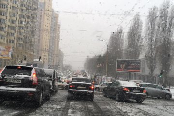 Появилось экстренное предупреждение для всех водителей: на дорогах начнется ад