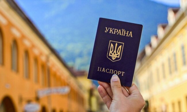 Все труды Порошенко на смарку: Зеленский переоценил важность безвиза и готов им пожертвовать
