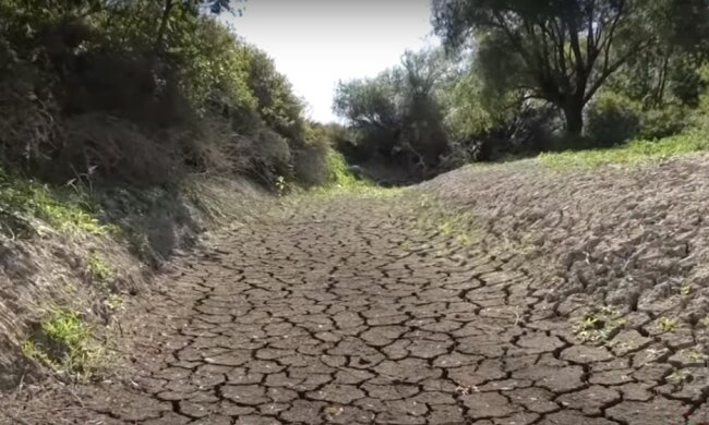 Пересохший водоем в Крыму. Фото: Youtube