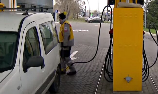 АЗС. Фото: скріншот Youtube-відео