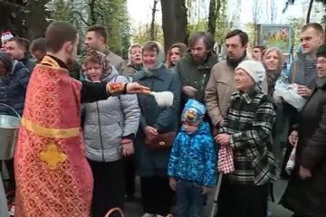 Церковь рекомендует остаться дома. Фото: скрин youtube