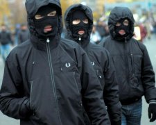 "Призываю, не молчите!": украинцев атаковали черные "регистраторы", люди в панике, теперь можно лишиться всего
