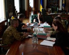 Зарплаты по 400 тысяч и старт демобилизации: Зеленский запускает реформу армии