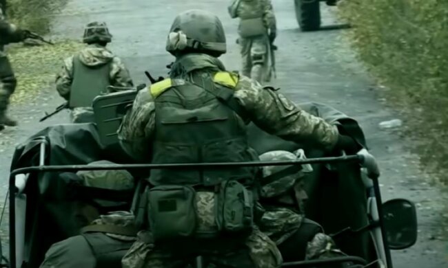Украинские военнослужащие. Фото: скриншот  Youtube