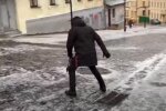 Гололед. Фото: скриншот YouTube