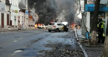 Наслідки російського обстрілу. Фото: ДСНС
